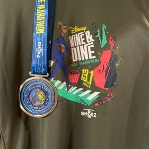 RunDisney 2022 Wine and Dine shirt and medal
